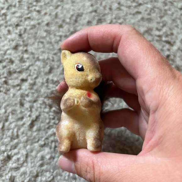 Vintage Flocked Celluloid Real Fur Brown Squirrel Made in Japan Vtg Figure - Picture 3 of 6